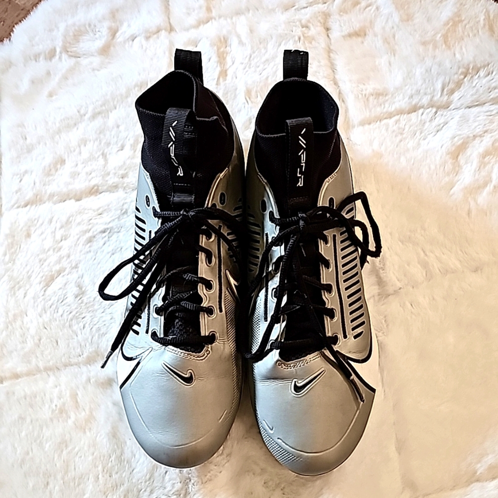 Nike Vapor Edge Pro 360 2 Football Cleats, size 11, Grey, White-Black.